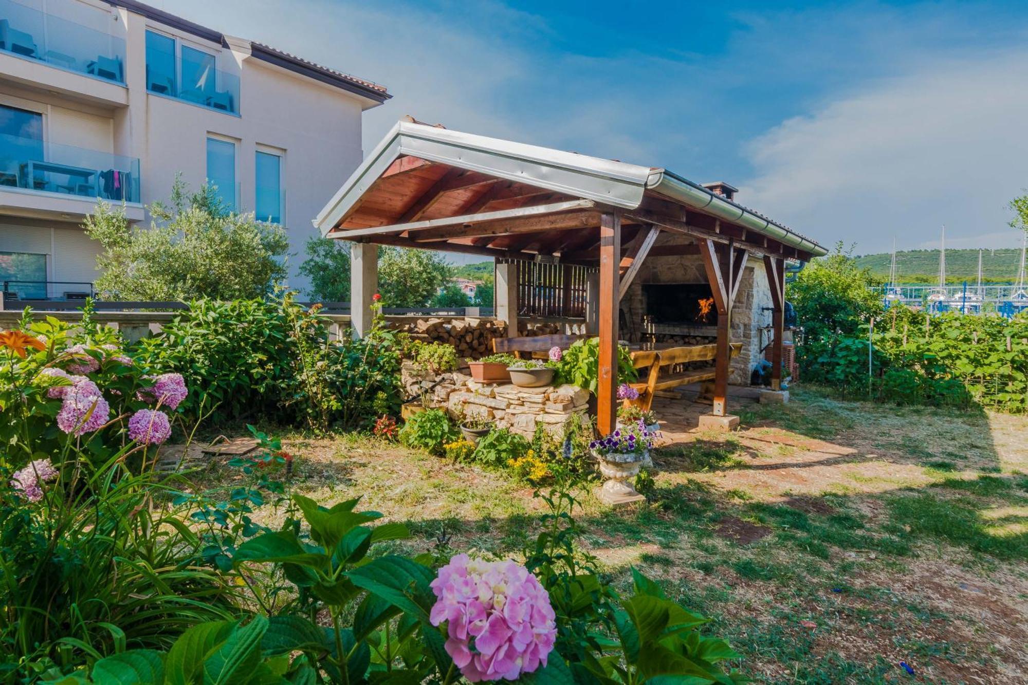 Luxury Apartments Monika Near The Sea With Private Parking Bibinje Exteriér fotografie